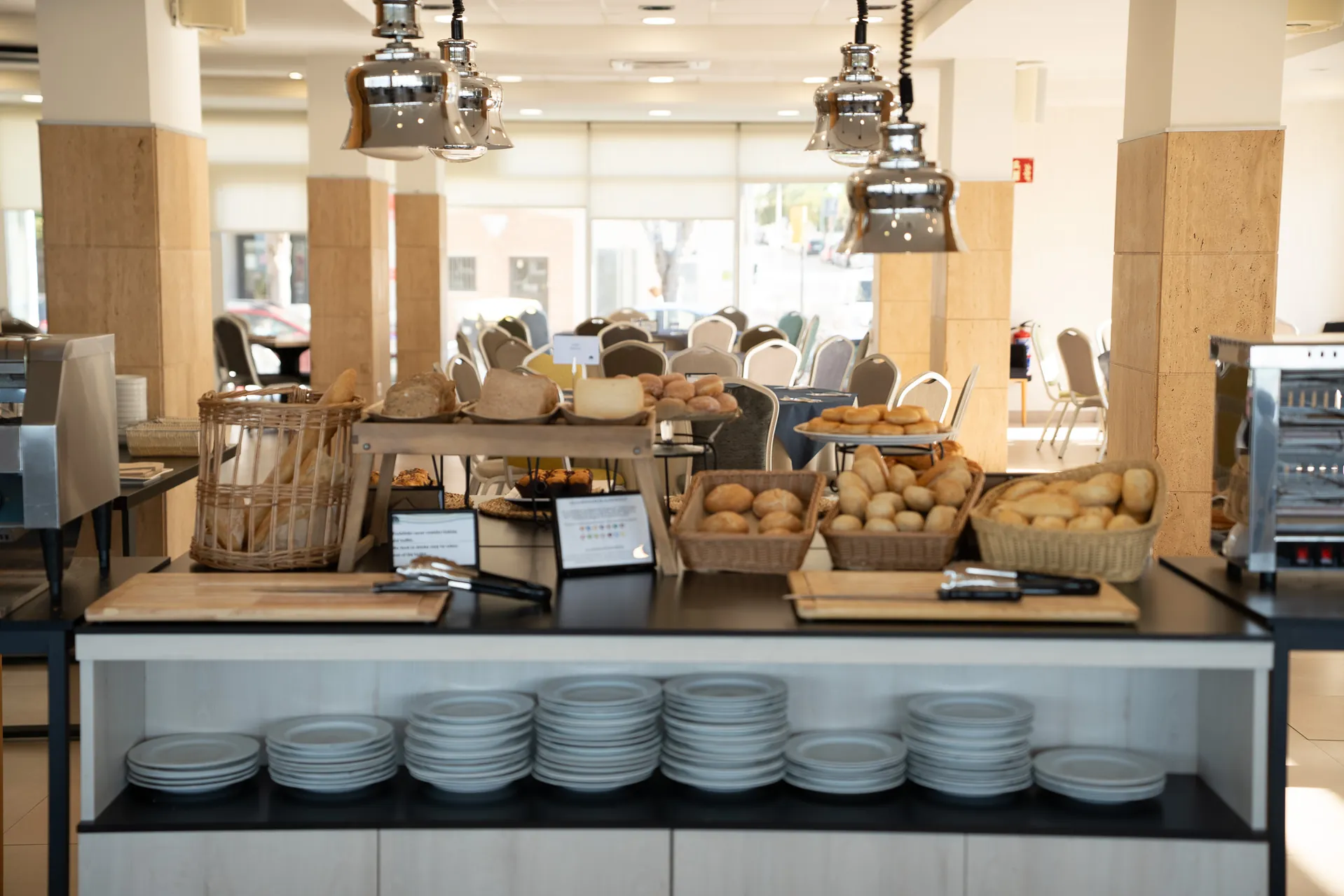 desayuno-buffet-hotel-fay-victoria-beach